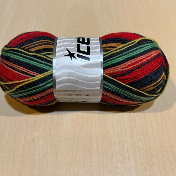 Handmade fingerless mittens - Picture 5 of 5